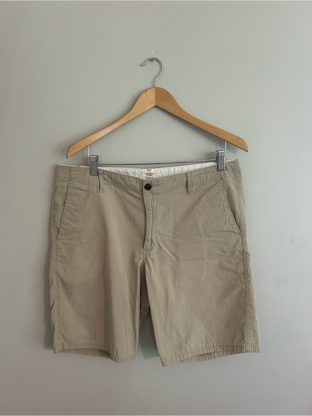 Dockers Men's Beige Flat-Front Cotton Shorts
